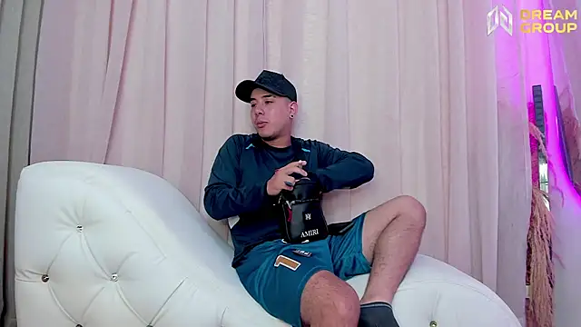 Yourslust  online show from May 9, 1:27 pm