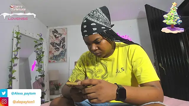 Snapshot of Alexa_paytom1 chatting on December 22, 10:15 pm Alexa paytom1 online show from December 22, 10:15 pm