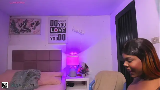 Snapshot of Alexa_paytom1 chatting on October 25, 4:20 am Alexa paytom1 online show from October 25, 4:20 am