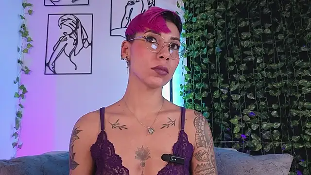 MiaMorgan  online show from February 12, 2:01 pm