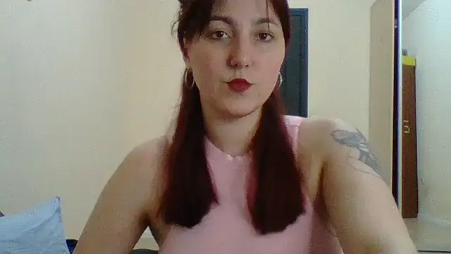 Snapshot of MiaStika chatting on March 16, 5:17 pm MiaStika online show from March 16, 5:17 pm