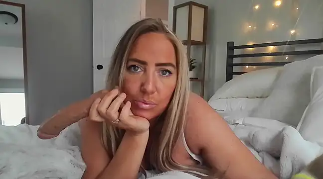 sunshinekisses online show from January 26, 6:37 pm