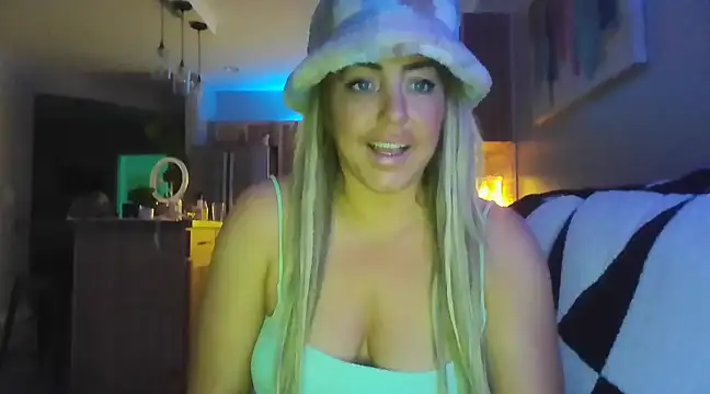 sunshinekisses online show from February 13, 4:22 am