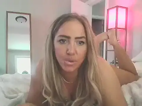 sunshinekisses online show from March 19, 5:17 pm