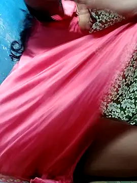 Snapshot of AparnaBoudi chatting on February 4, 6:17 pm AparnaBoudi online show from February 4, 6:17 pm