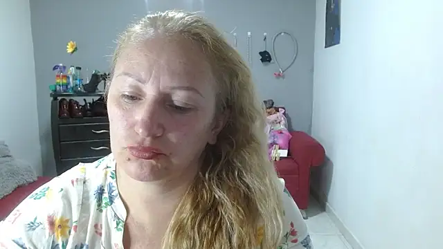 emperabigbootybigass online show from January 30, 6:21 pm