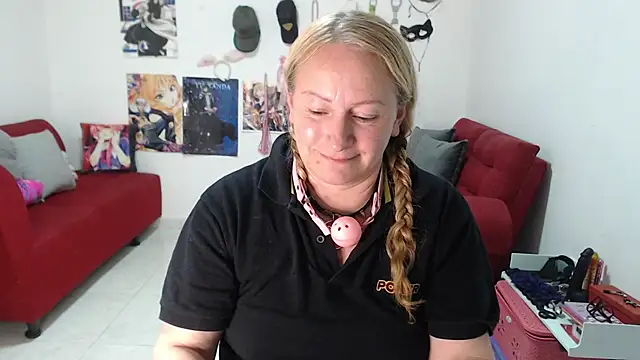 Snapshot of emperabigbootybigass chatting on October 4, 12:19 am emperabigbootybigass online show from October 4, 12:19 am