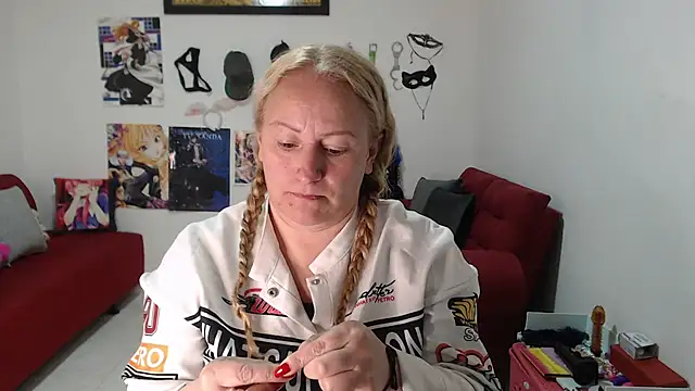 Snapshot of emperabigbootybigass chatting on October 7, 12:13 pm emperabigbootybigass online show from October 7, 12:13 pm