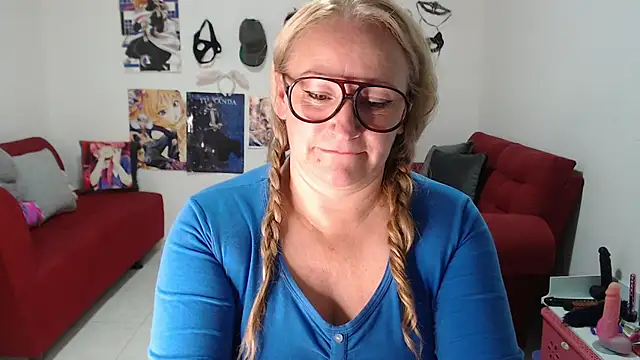 Snapshot of emperabigbootybigass chatting on October 9, 12:19 am emperabigbootybigass online show from October 9, 12:19 am