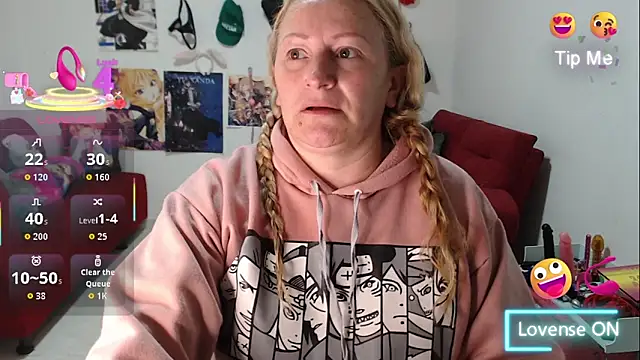 Snapshot of emperabigbootybigass chatting on October 27, 12:09 pm emperabigbootybigass online show from October 27, 12:09 pm