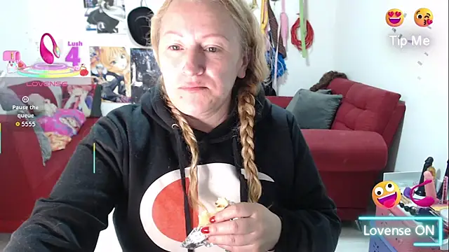 Snapshot of emperabigbootybigass chatting on October 31, 12:28 pm emperabigbootybigass online show from October 31, 12:28 pm