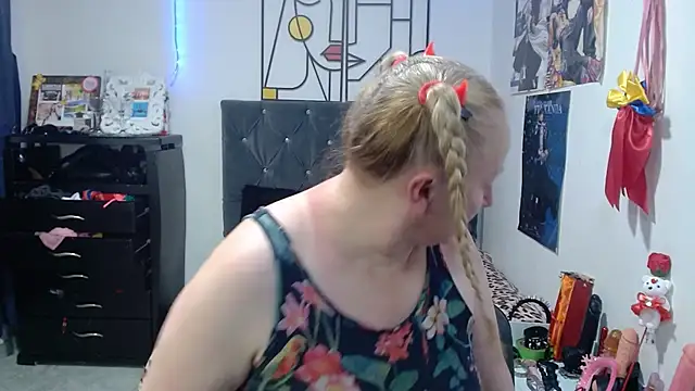 emperabigbootybigass online show from May 11, 2:45 pm