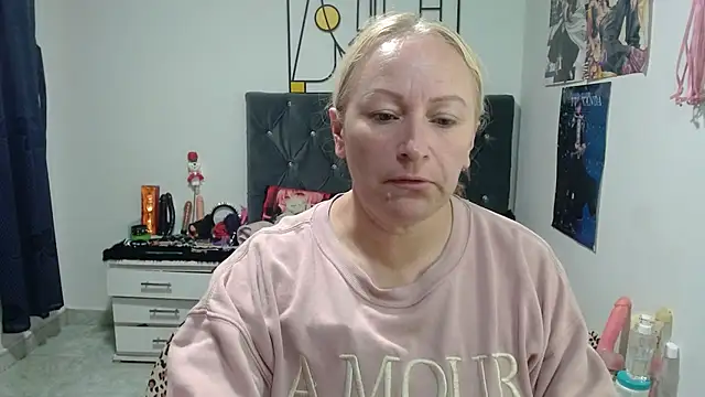 emperabigbootybigass online show from May 15, 12:23 pm
