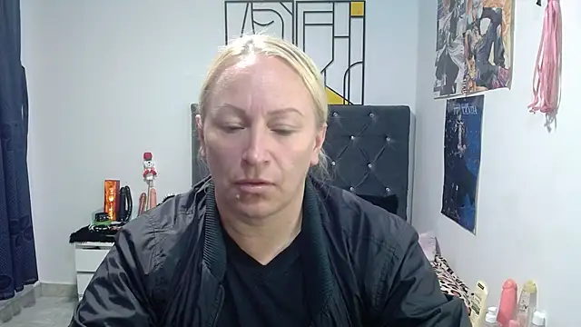emperabigbootybigass online show from May 19, 12:22 pm