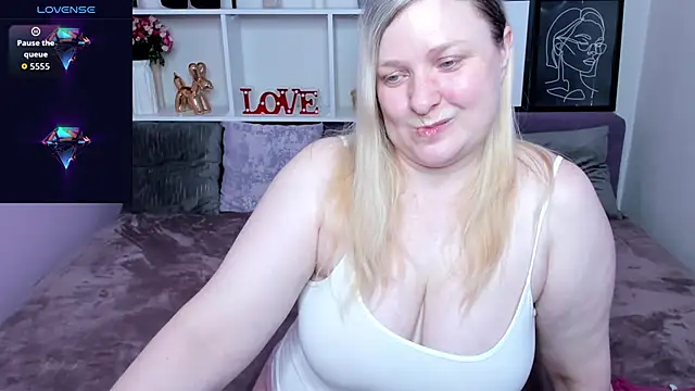 AnnaXCherri online show from November 6, 3:07 am