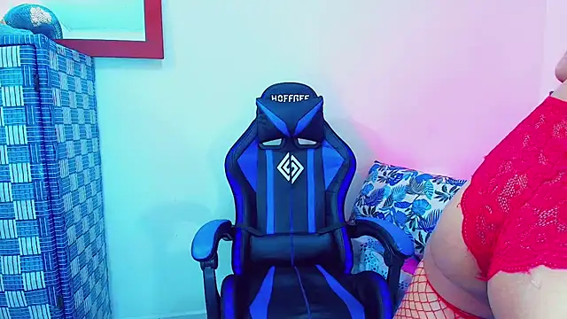 Snapshot of aidaathh chatting on October 1, 2:23 pm aidaathh online show from October 1, 2:23 pm