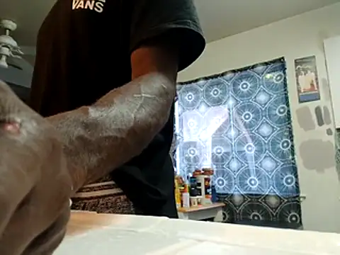 DevinToore online show from October 27, 8:24 pm