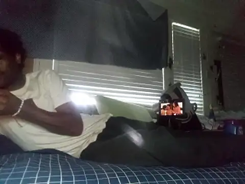 Snapshot of DevinToore chatting on February 18, 6:59 pm DevinToore online show from February 18, 6:59 pm