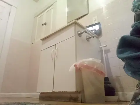 Snapshot of DevinToore chatting on March 11, 4:24 pm DevinToore online show from March 11, 4:24 pm