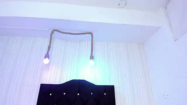 Snapshot of miku_katsuragi chatting on March 7, 2:19 am miku katsuragi online show from March 7, 2:19 am