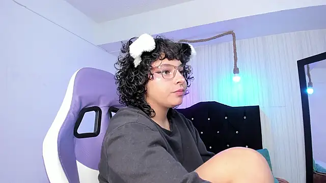 Snapshot of miku_katsuragi chatting on March 9, 5:55 am miku katsuragi online show from March 9, 5:55 am