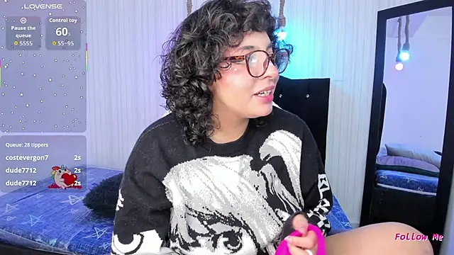 Snapshot of miku_katsuragi chatting on March 24, 1:32 am miku katsuragi online show from March 24, 1:32 am