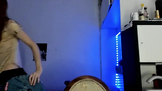 LisaIcon online show from October 19, 10:05 am