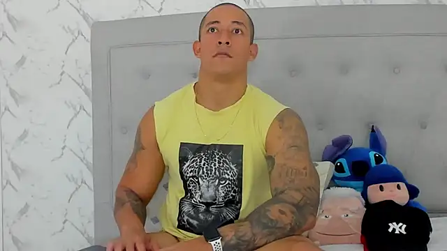 Snapshot of luigiferrara chatting on October 5, 5:55 pm luigiferrara online show from October 5, 5:55 pm