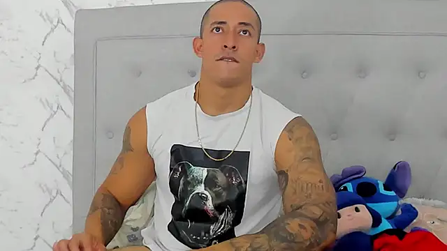 Snapshot of luigiferrara chatting on October 10, 9:03 pm luigiferrara online show from October 10, 9:03 pm