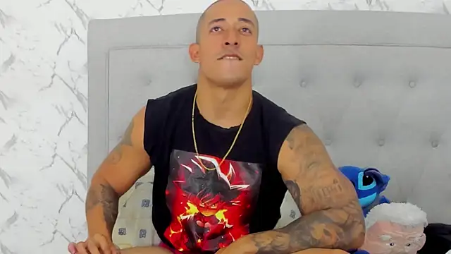 Snapshot of luigiferrara chatting on October 15, 8:53 pm luigiferrara online show from October 15, 8:53 pm