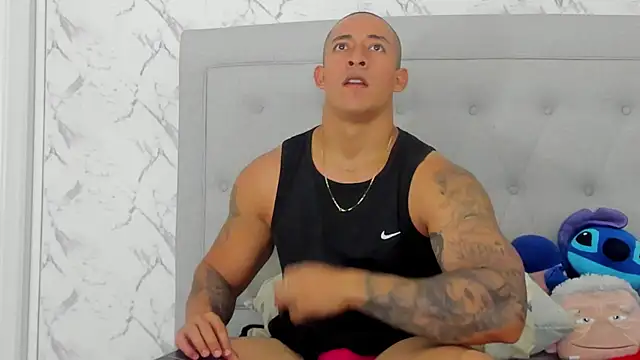 Snapshot of luigiferrara chatting on October 23, 6:28 pm luigiferrara online show from October 23, 6:28 pm