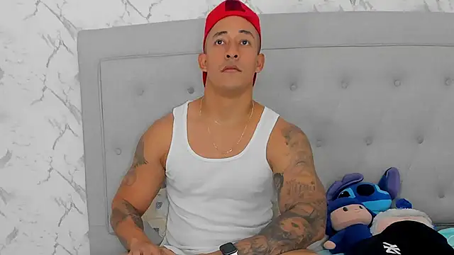 luigiferrara online show from November 27, 10:01 pm