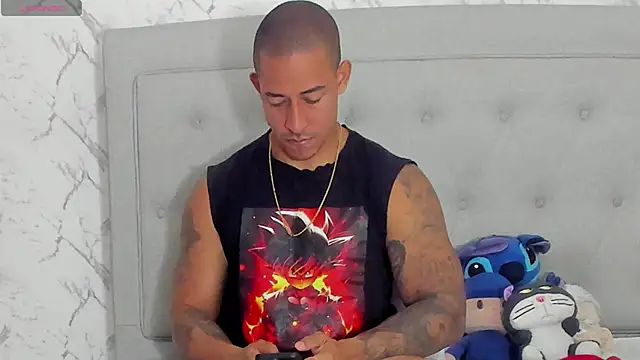 Snapshot of luigiferrara chatting on June 13, 2:48 pm luigiferrara online show from June 13, 2:48 pm
