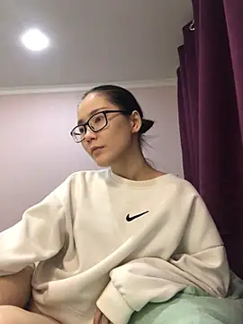 Snapshot of Milka23 chatting on December 8, 10:47 pm Milka23 online show from December 8, 10:47 pm