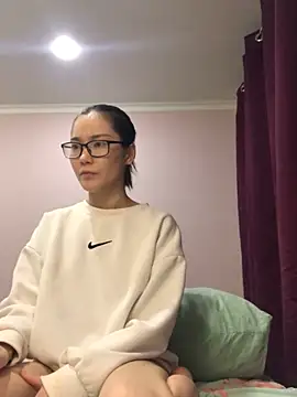 Snapshot of Milka23 chatting on December 9, 1:51 am Milka23 online show from December 9, 1:51 am