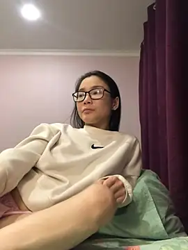 Snapshot of Milka23 chatting on December 14, 4:34 am Milka23 online show from December 14, 4:34 am