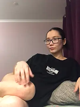 Snapshot of Milka23 chatting on December 15, 10:15 pm Milka23 online show from December 15, 10:15 pm