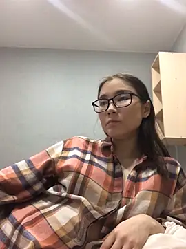Snapshot of Milka23 chatting on February 9, 5:01 pm Milka23 online show from February 9, 5:01 pm