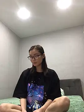 Snapshot of Milka23 chatting on February 14, 2:54 pm Milka23 online show from February 14, 2:54 pm