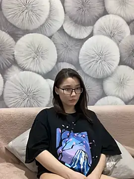 Snapshot of Milka23 chatting on March 15, 7:48 pm Milka23 online show from March 15, 7:48 pm