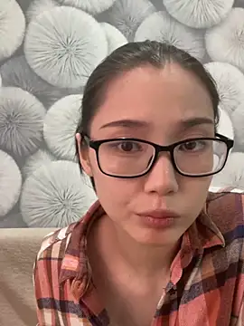 Snapshot of Milka23 chatting on March 21, 12:50 pm Milka23 online show from March 21, 12:50 pm