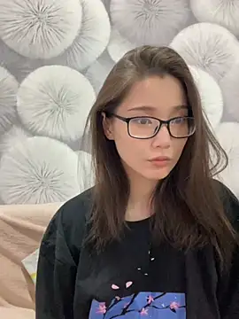 Snapshot of Milka23 chatting on March 22, 8:29 am Milka23 online show from March 22, 8:29 am