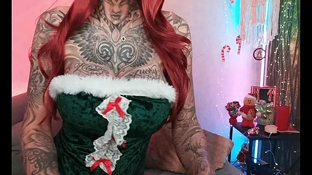 Snapshot of MeganWitch chatting on December 25, 10:17 am MeganWitch online show from December 25, 10:17 am