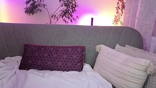 Snapshot of MeganWitch chatting on November 2, 6:10 pm MeganWitch online show from November 2, 6:10 pm