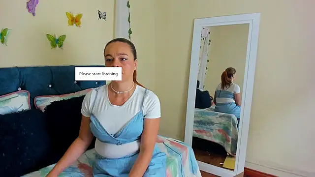 Snapshot of cristalwalker__ chatting on October 6, 11:18 am cristalwalker online show from October 6, 11:18 am