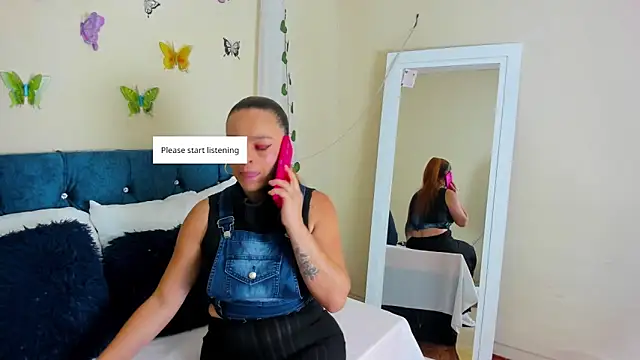 Snapshot of cristalwalker__ chatting on October 10, 11:42 am cristalwalker online show from October 10, 11:42 am