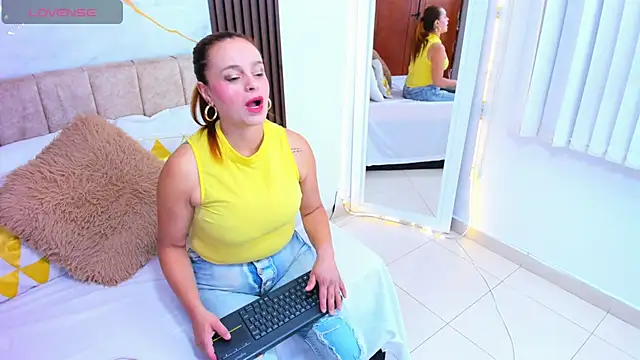 cristalwalker   online show from May 13, 10:34 am
