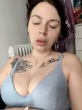 Snapshot of Lola_Hale chatting on February 15, 6:01 pm Lola Hale online show from February 15, 6:01 pm