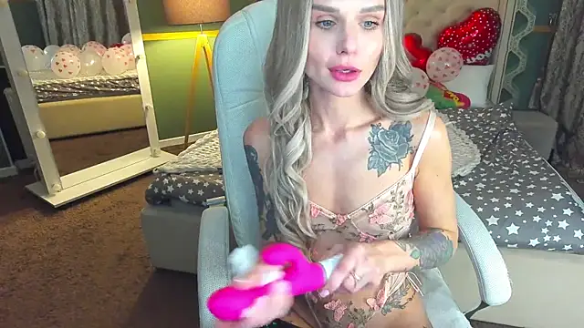 KiraGrayy online show from February 11, 4:46 pm