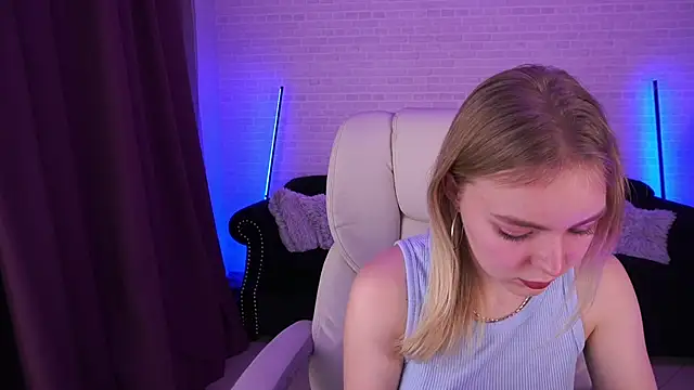 EmilySunshineS online show from December 17, 10:22 pm